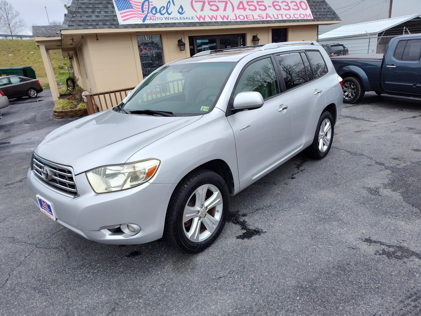 2009 Silver Toyota Highlander (JTEES42AX92) , located at 5700 Curlew Drive, Norfolk, VA, 23502, (757) 455-6330, 36.841885, -76.209412 - Photo#0